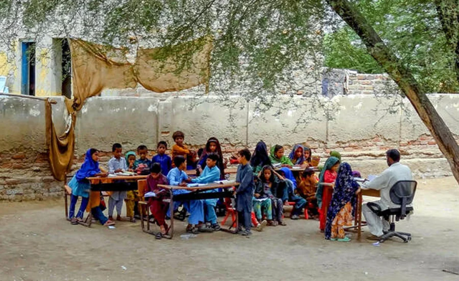Climate Change Disrupts School Schedules in Pakistan